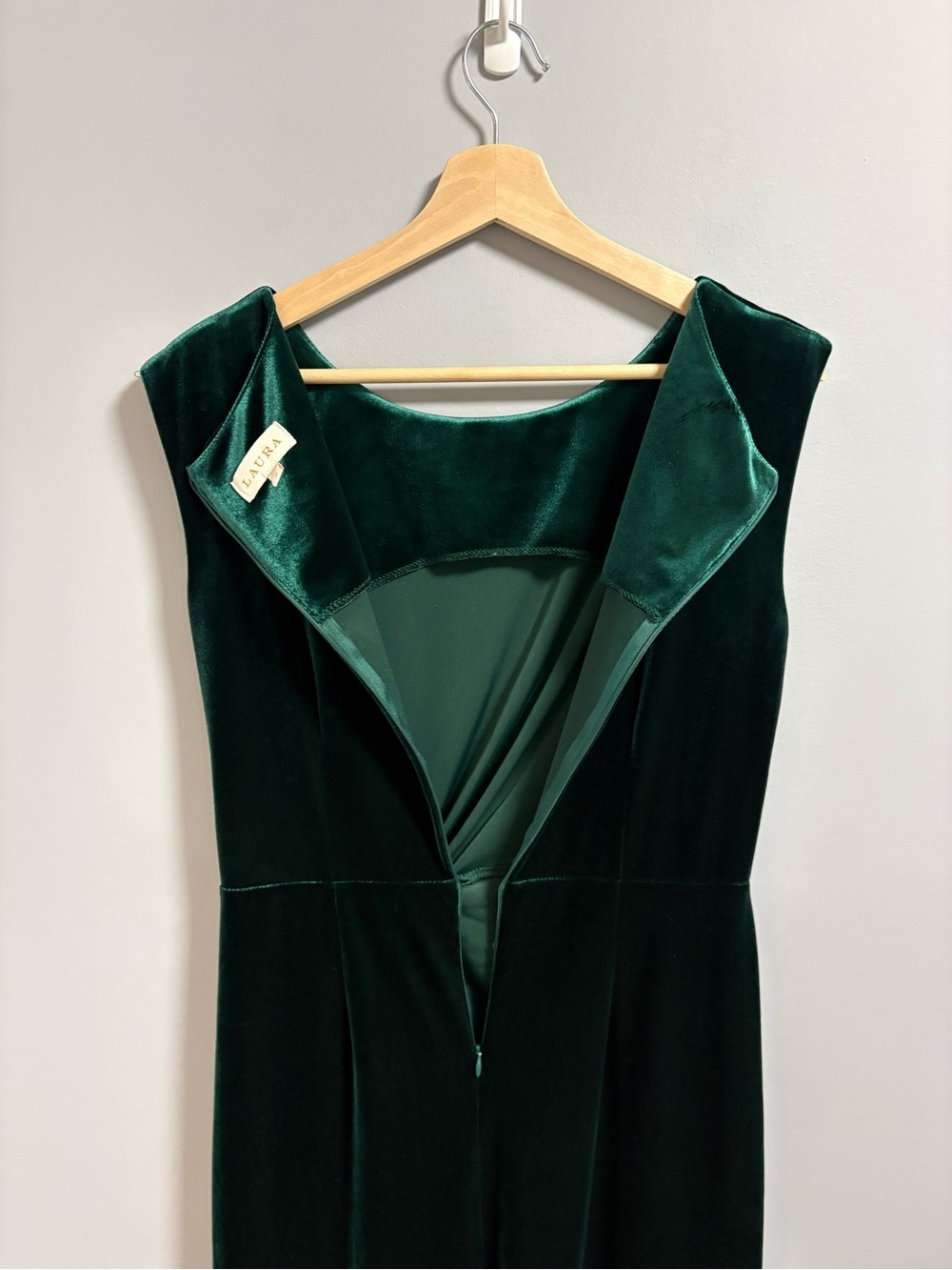 Laura Dress - Picture 4 of 7